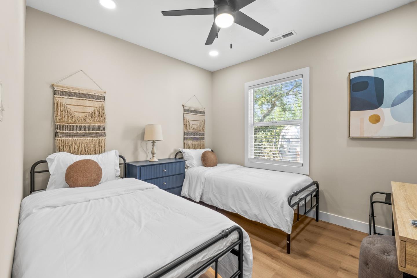 Detail Gallery Image 9 of 20 For 499 Park Ave, San Jose,  CA 95110 - 2 Beds | 1 Baths