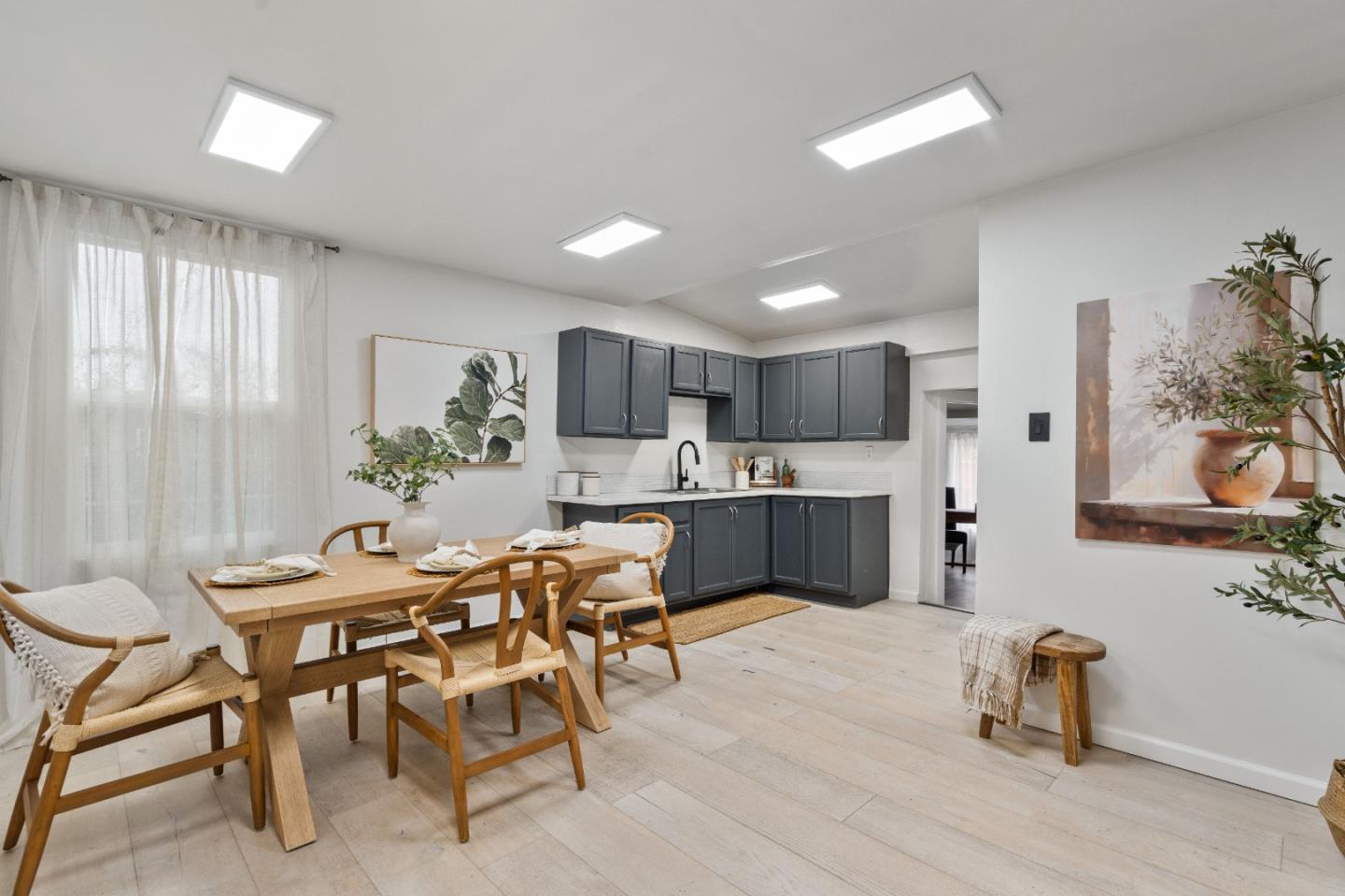 Detail Gallery Image 11 of 32 For 49 Hawkins St, Hollister,  CA 95023 - 2 Beds | 1 Baths