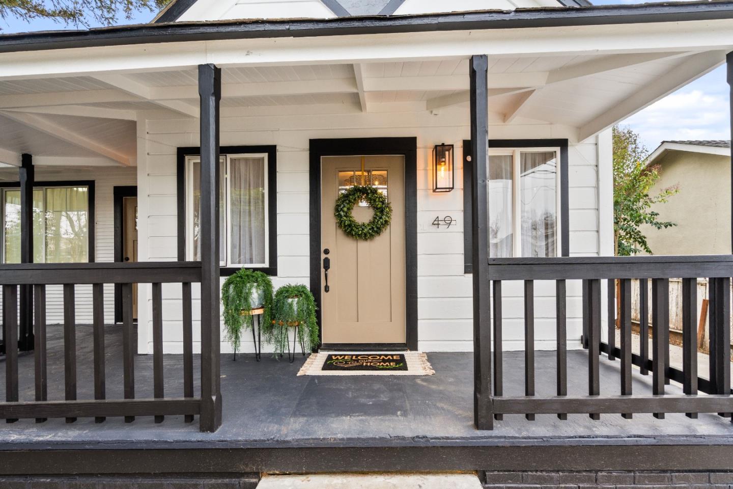 Detail Gallery Image 3 of 32 For 49 Hawkins St, Hollister,  CA 95023 - 2 Beds | 1 Baths