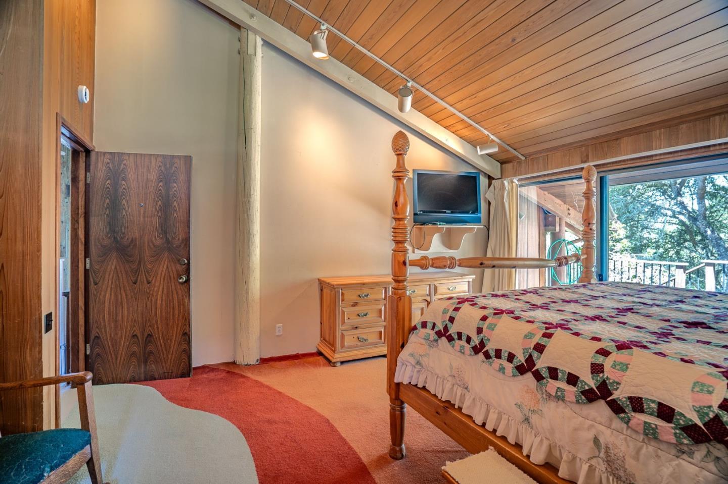 Detail Gallery Image 37 of 86 For 45 Ranch Rd, Woodside,  CA 94062 - 3 Beds | 3/1 Baths