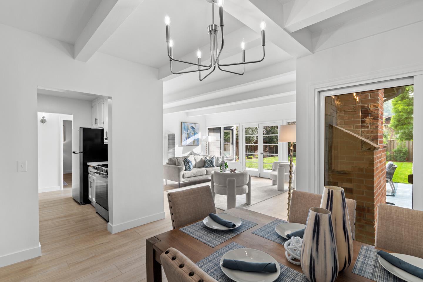 Detail Gallery Image 10 of 33 For 80 Watkins Ave, Atherton,  CA 94027 - 3 Beds | 2 Baths