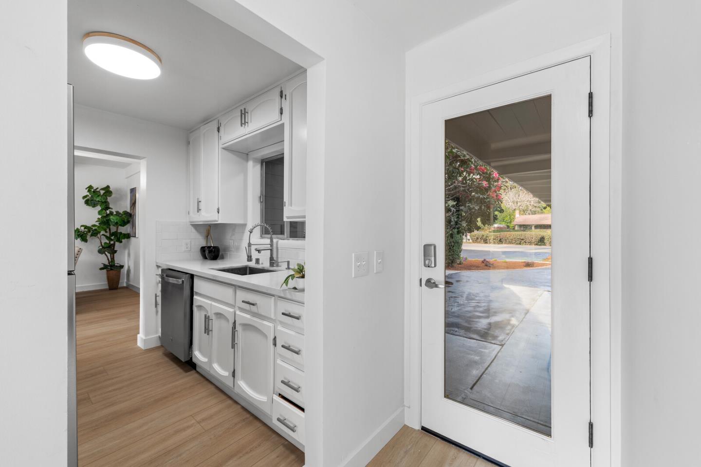 Detail Gallery Image 11 of 33 For 80 Watkins Ave, Atherton,  CA 94027 - 3 Beds | 2 Baths