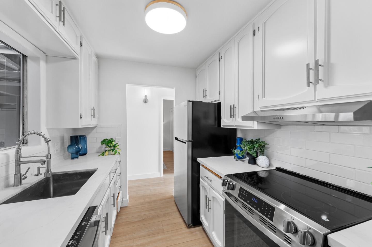 Detail Gallery Image 13 of 33 For 80 Watkins Ave, Atherton,  CA 94027 - 3 Beds | 2 Baths