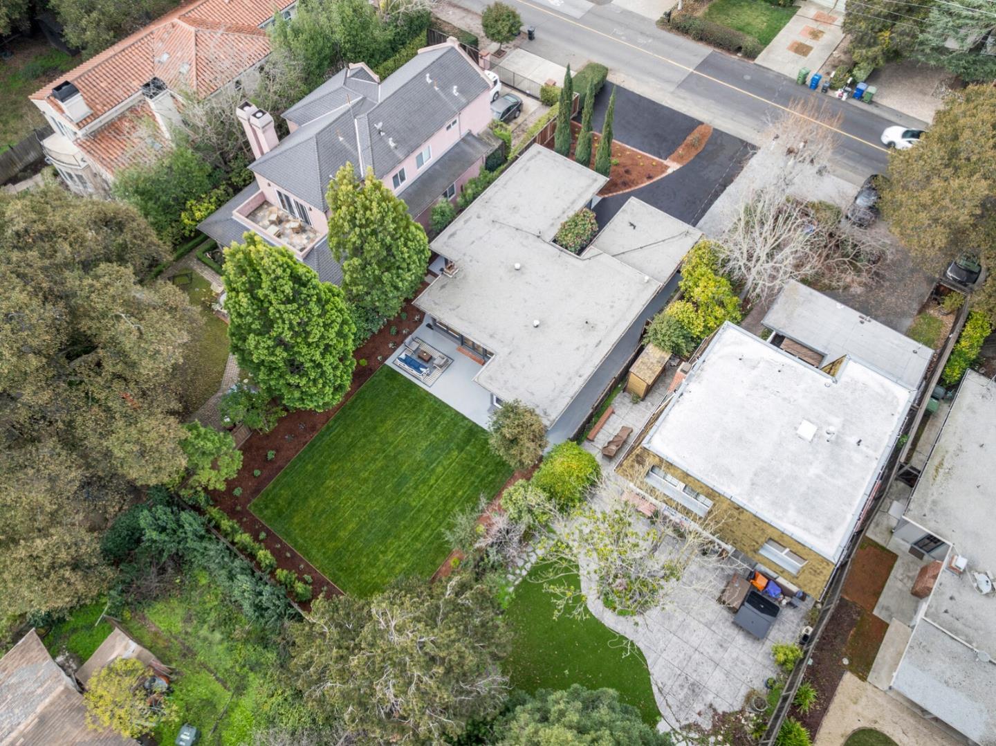 Detail Gallery Image 28 of 33 For 80 Watkins Ave, Atherton,  CA 94027 - 3 Beds | 2 Baths