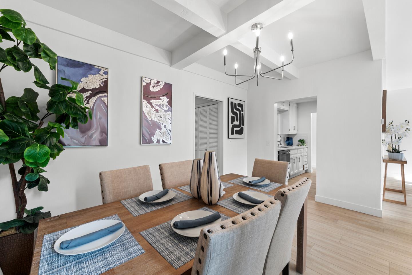 Detail Gallery Image 9 of 33 For 80 Watkins Ave, Atherton,  CA 94027 - 3 Beds | 2 Baths