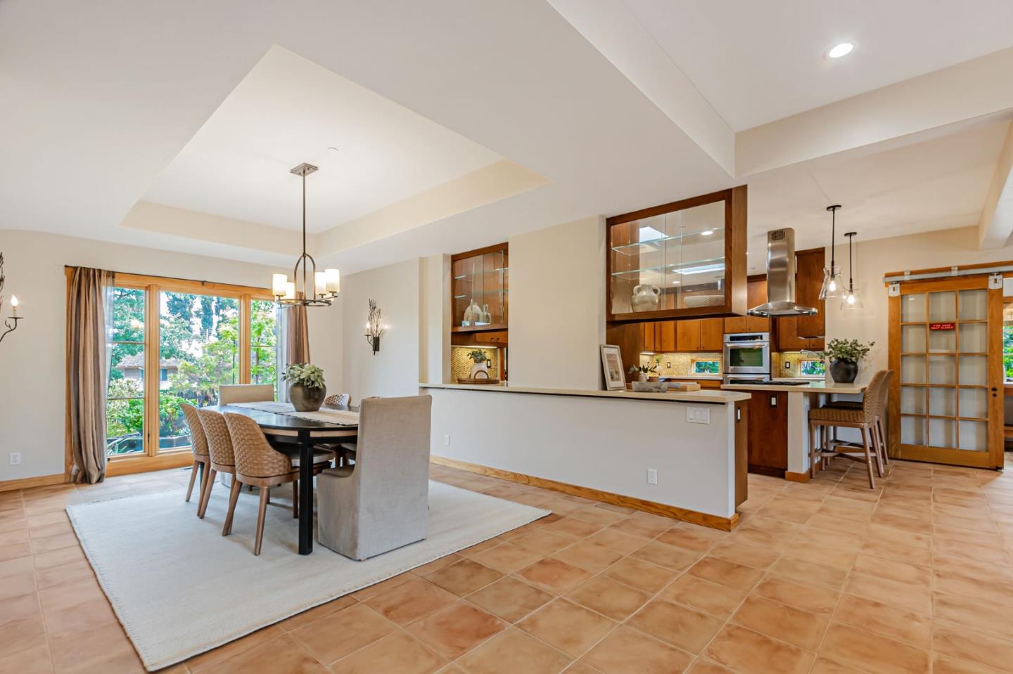 Detail Gallery Image 10 of 39 For 15393 via Caballero, Monte Sereno,  CA 95030 - 5 Beds | 4/1 Baths