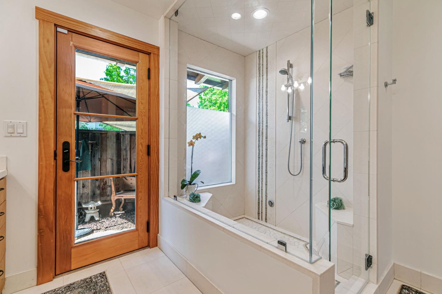 Detail Gallery Image 17 of 39 For 15393 via Caballero, Monte Sereno,  CA 95030 - 5 Beds | 4/1 Baths