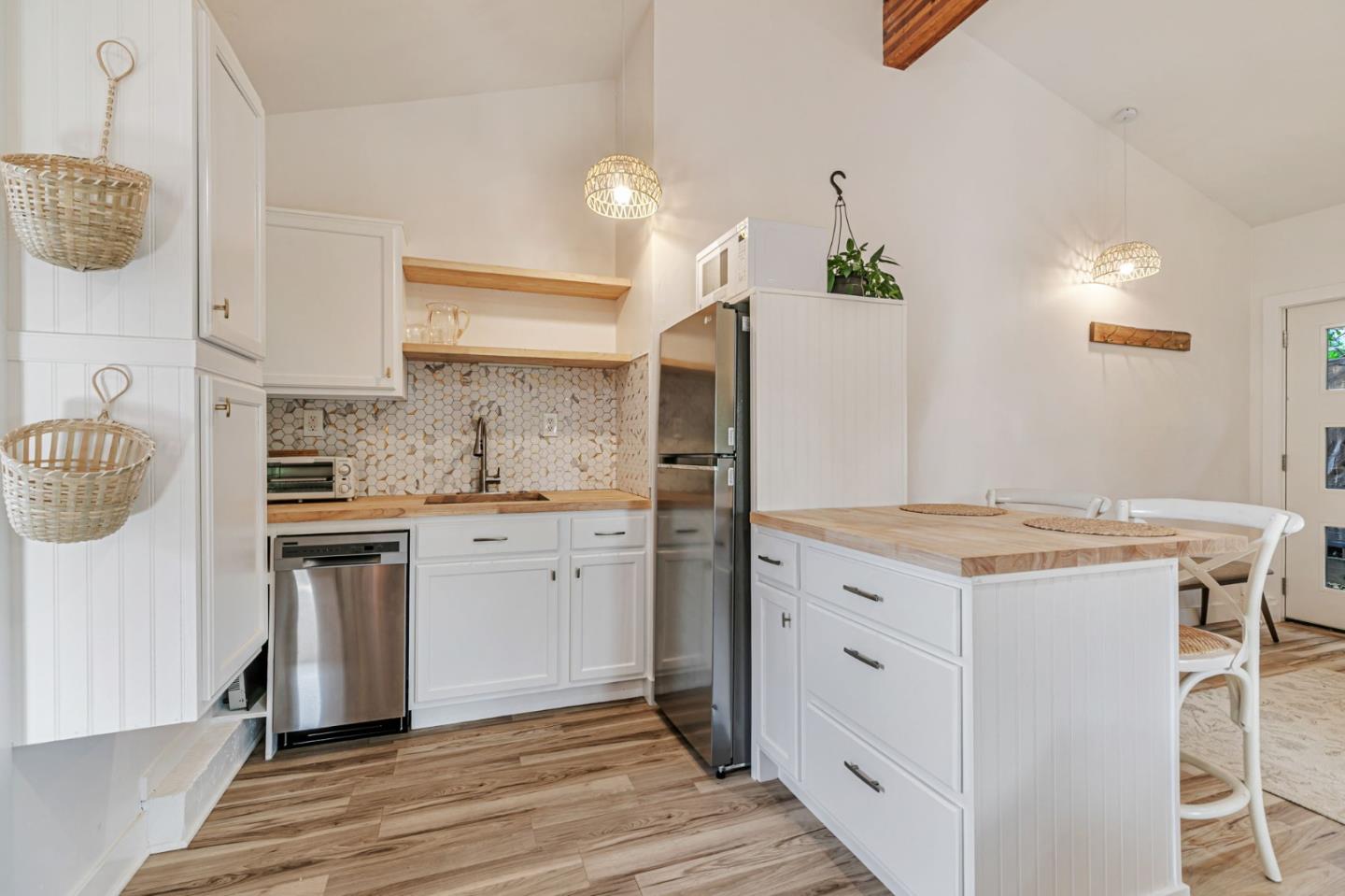 Detail Gallery Image 32 of 39 For 15393 via Caballero, Monte Sereno,  CA 95030 - 5 Beds | 4/1 Baths