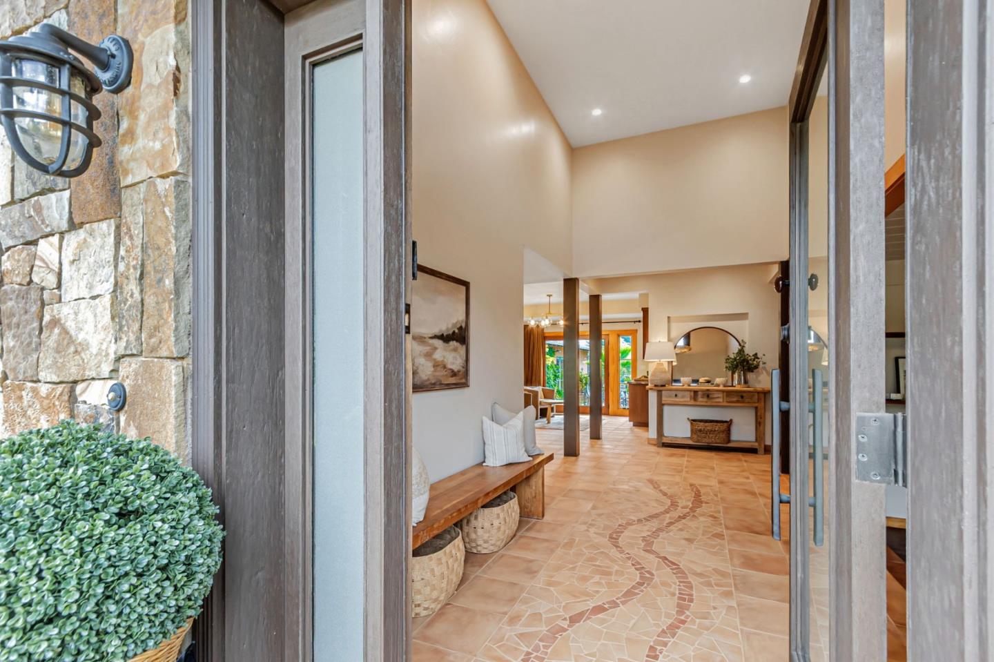 Detail Gallery Image 5 of 39 For 15393 via Caballero, Monte Sereno,  CA 95030 - 5 Beds | 4/1 Baths