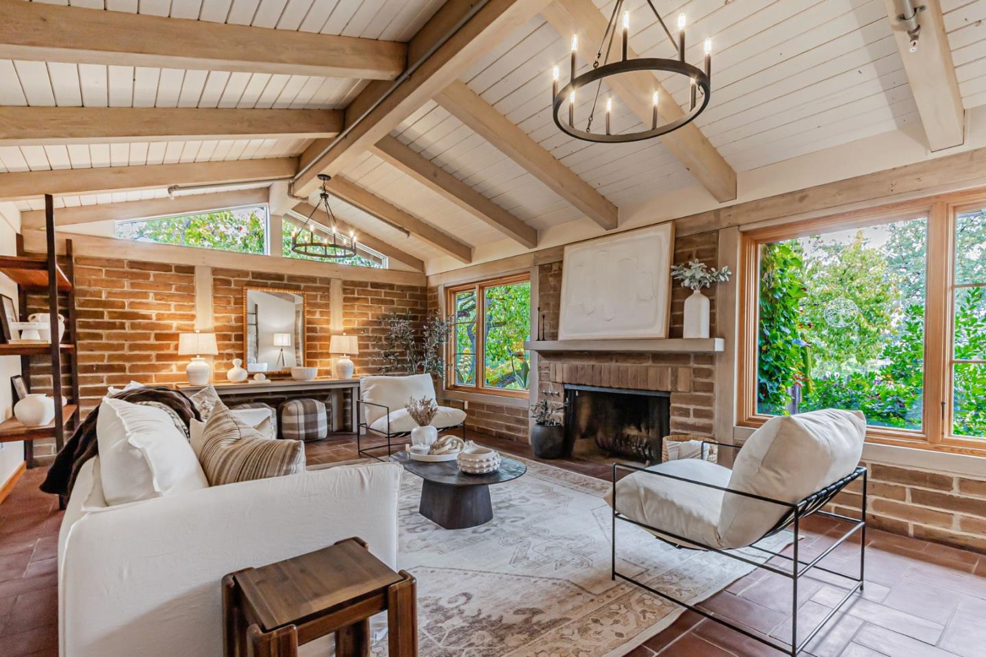 Detail Gallery Image 6 of 39 For 15393 via Caballero, Monte Sereno,  CA 95030 - 5 Beds | 4/1 Baths