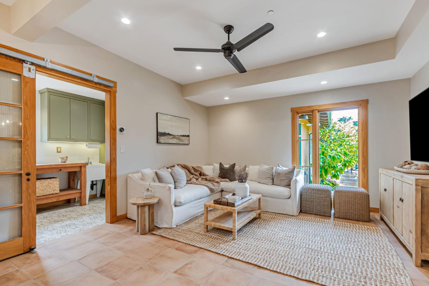 Detail Gallery Image 8 of 39 For 15393 via Caballero, Monte Sereno,  CA 95030 - 5 Beds | 4/1 Baths