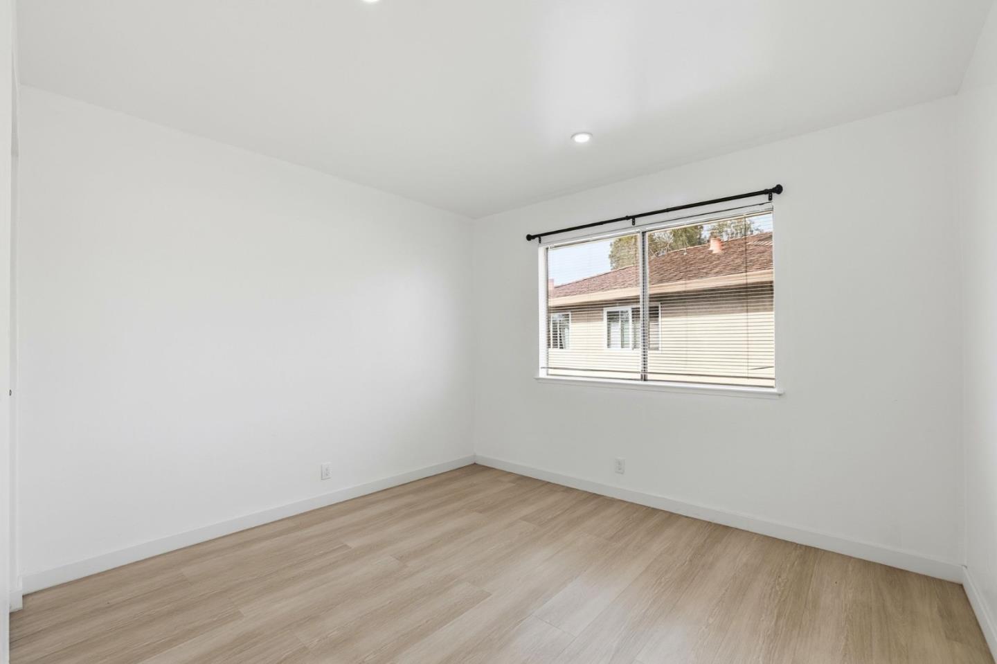 Detail Gallery Image 20 of 33 For 861 Wyman Way #2,  San Jose,  CA 95133 - 2 Beds | 1 Baths