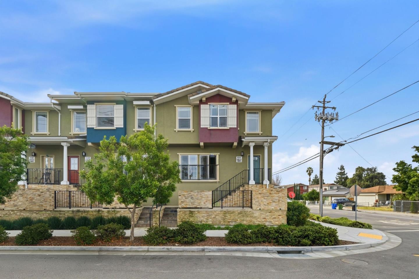 Front Image Thumbnail for ML82032244