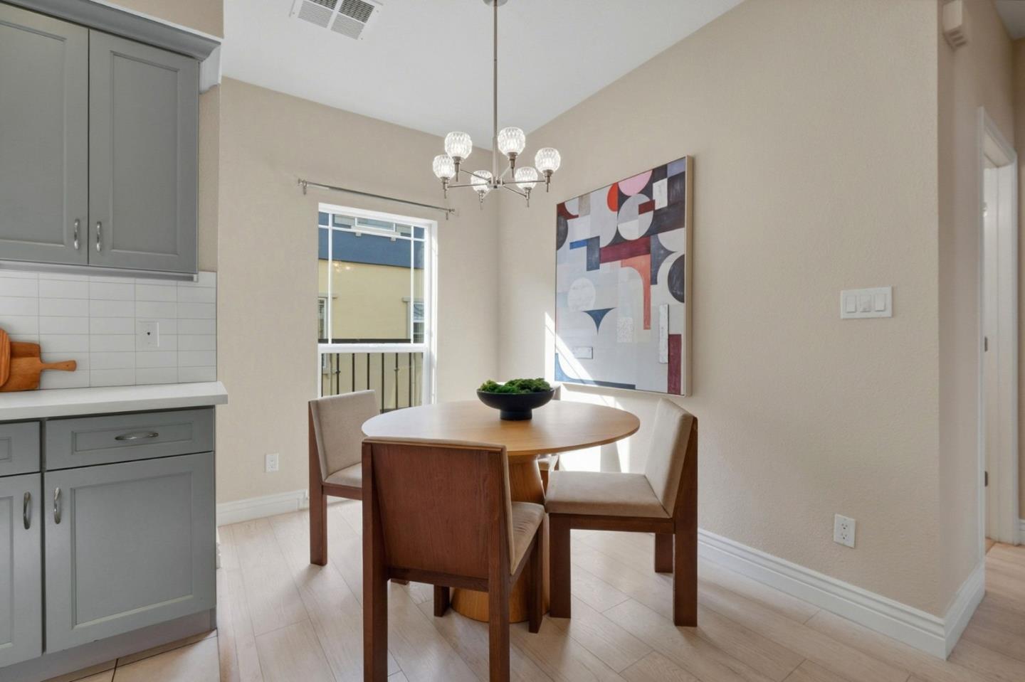 Detail Gallery Image 8 of 30 For 41000 Genesis Cmn, Fremont,  CA 94538 - 3 Beds | 2/1 Baths