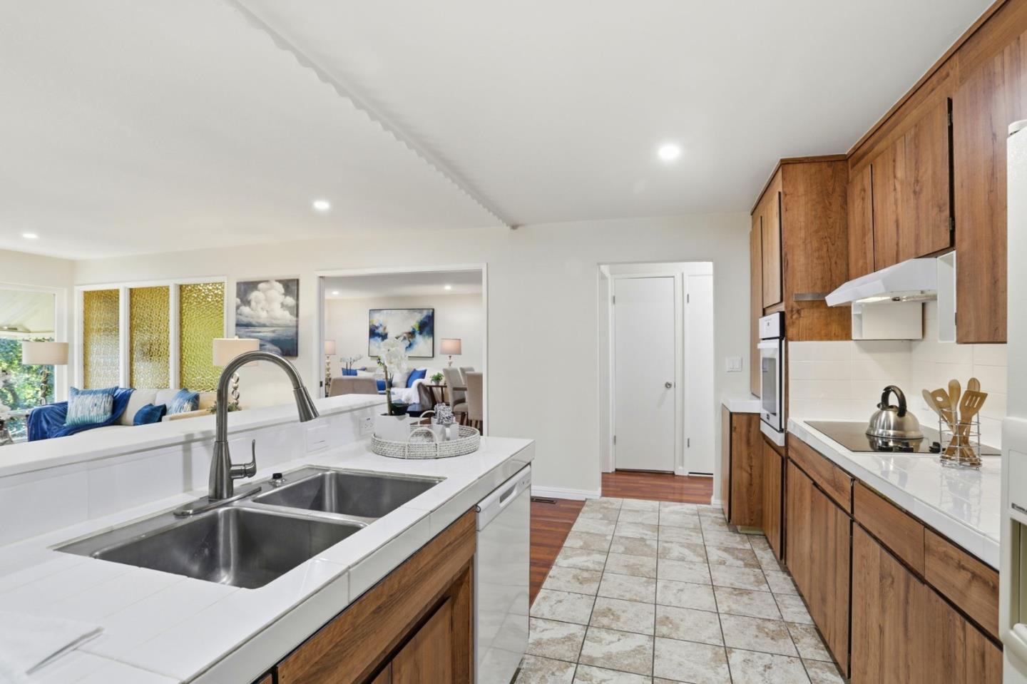 Detail Gallery Image 16 of 33 For 10541 Observatory Dr, San Jose,  CA 95127 - 3 Beds | 2 Baths