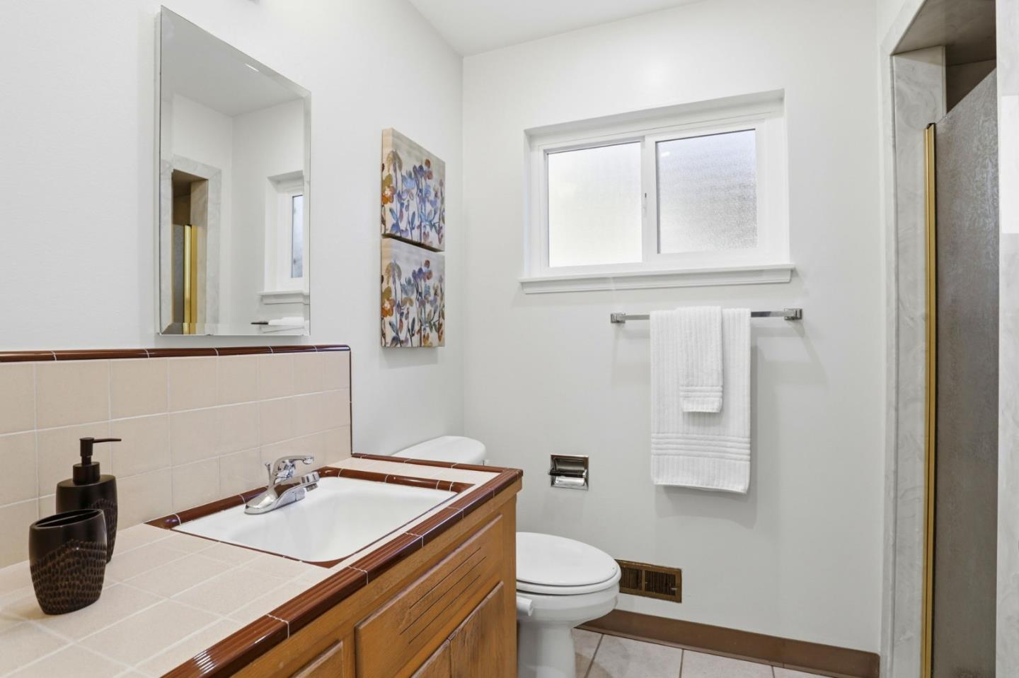 Detail Gallery Image 25 of 33 For 10541 Observatory Dr, San Jose,  CA 95127 - 3 Beds | 2 Baths