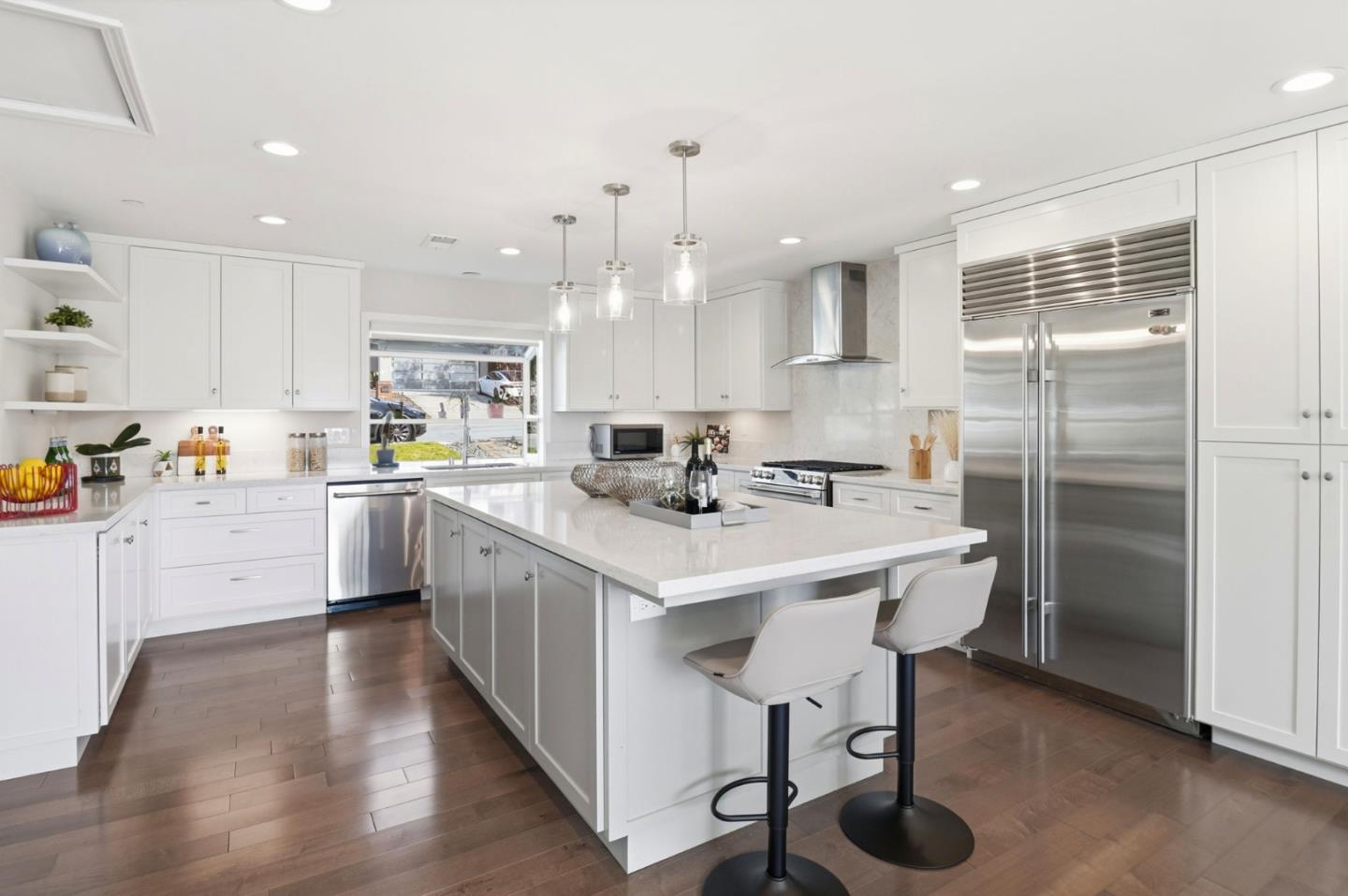 Detail Gallery Image 10 of 67 For 1660 Parrott Dr, San Mateo,  CA 94402 - 3 Beds | 3 Baths