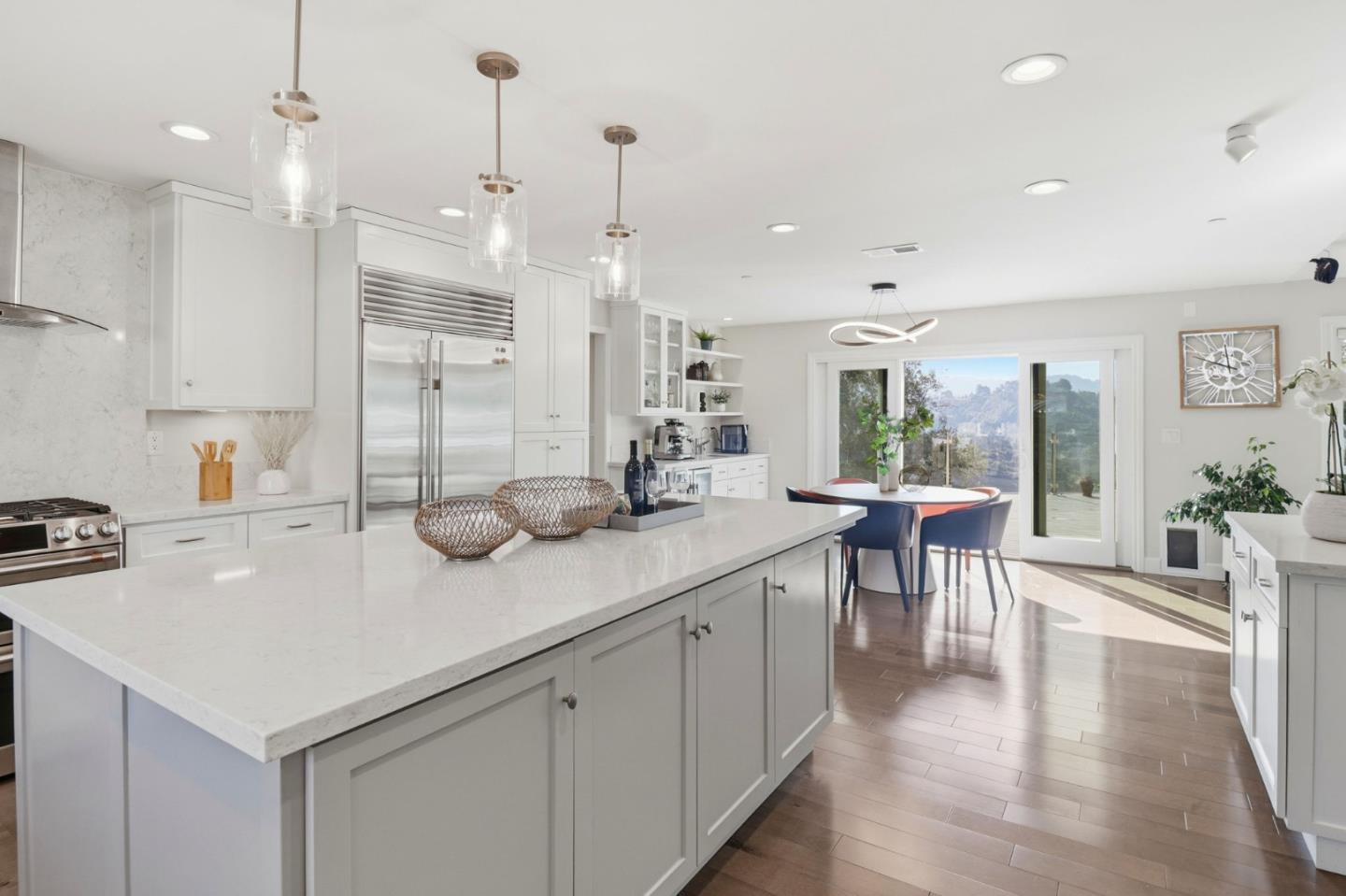 Detail Gallery Image 17 of 67 For 1660 Parrott Dr, San Mateo,  CA 94402 - 3 Beds | 3 Baths