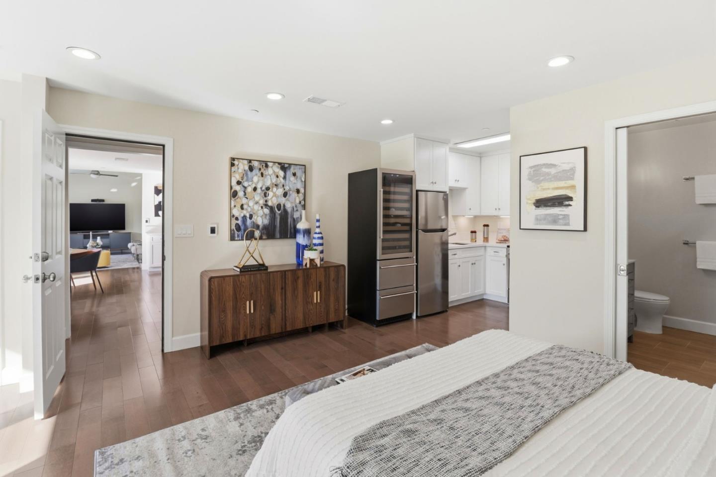 Detail Gallery Image 24 of 67 For 1660 Parrott Dr, San Mateo,  CA 94402 - 3 Beds | 3 Baths