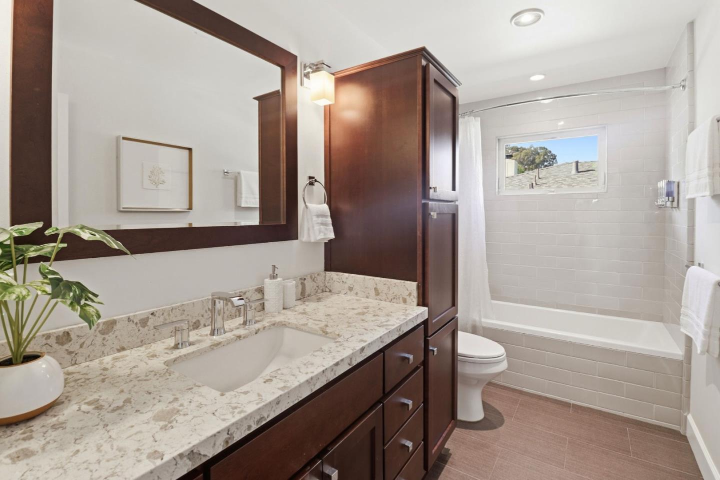 Detail Gallery Image 33 of 67 For 1660 Parrott Dr, San Mateo,  CA 94402 - 3 Beds | 3 Baths