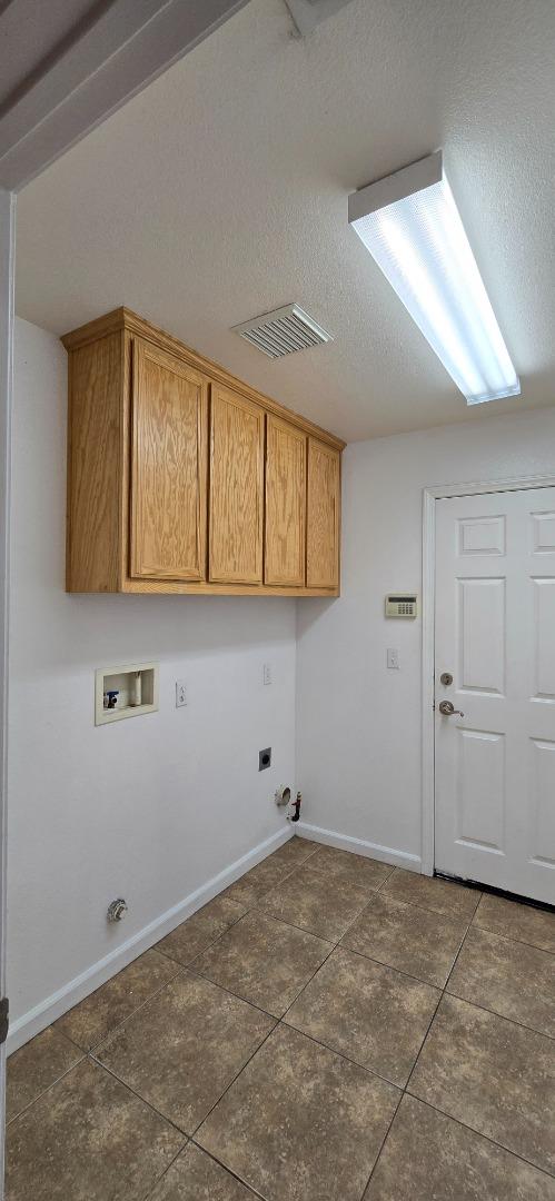 Detail Gallery Image 16 of 20 For 2011 Evening St, Stockton,  CA 95209 - 5 Beds | 3 Baths