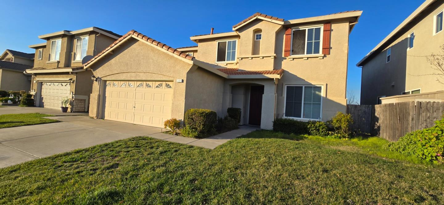 Detail Gallery Image 2 of 20 For 2011 Evening St, Stockton,  CA 95209 - 5 Beds | 3 Baths