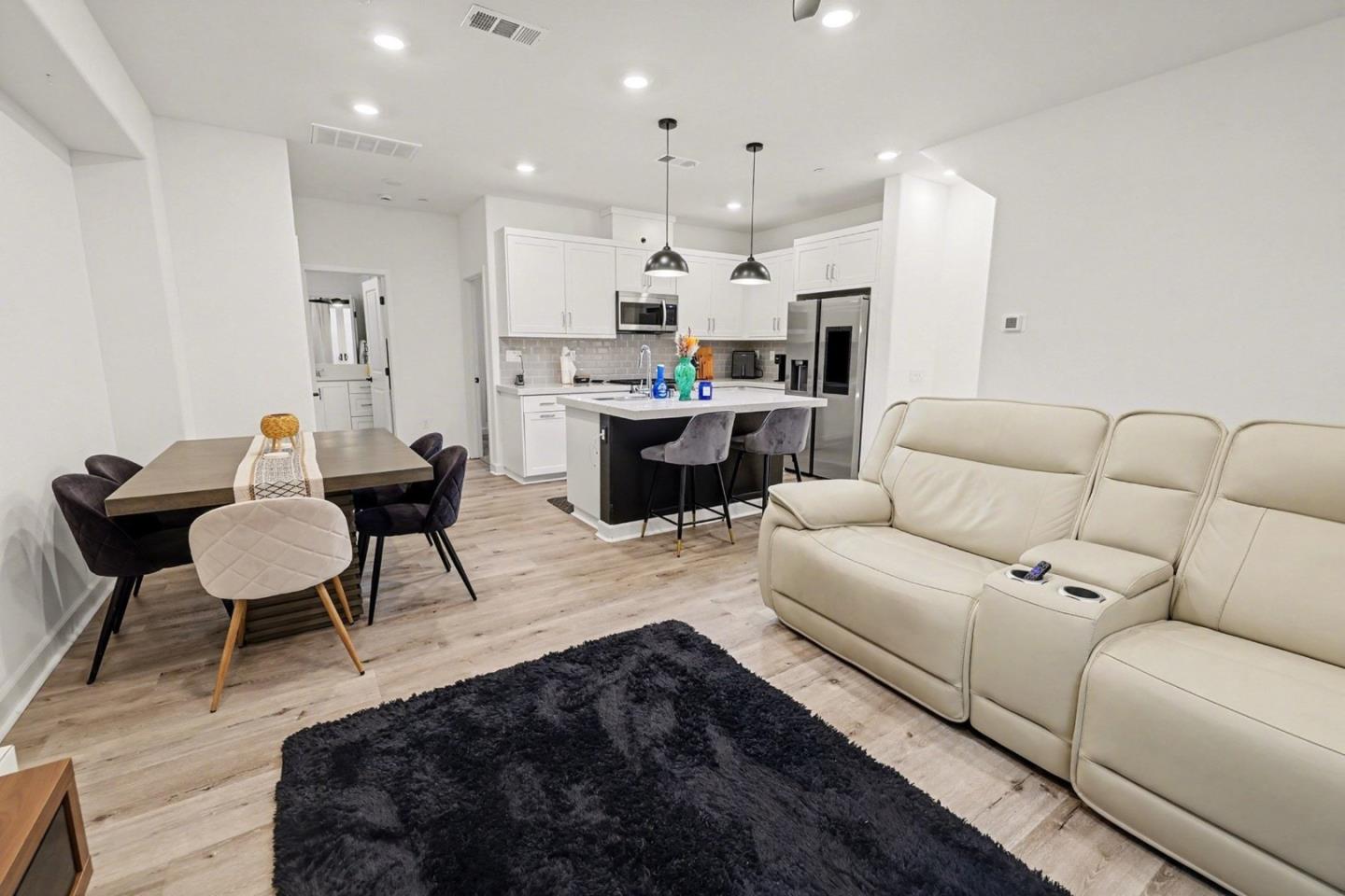 Detail Gallery Image 10 of 24 For 2313 Acara Cir, San Diego,  CA 92154 - 3 Beds | 3 Baths