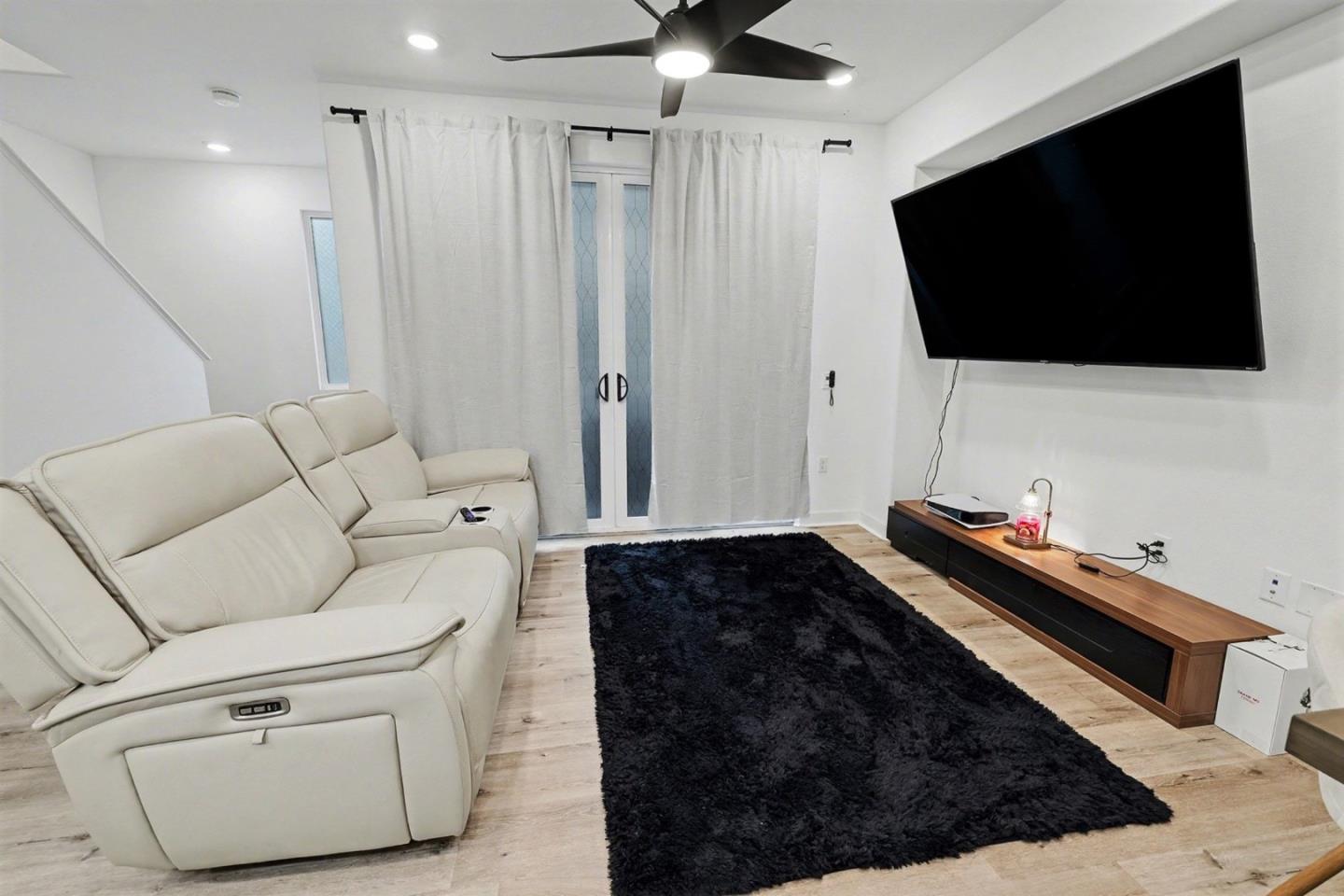 Detail Gallery Image 11 of 24 For 2313 Acara Cir, San Diego,  CA 92154 - 3 Beds | 3 Baths