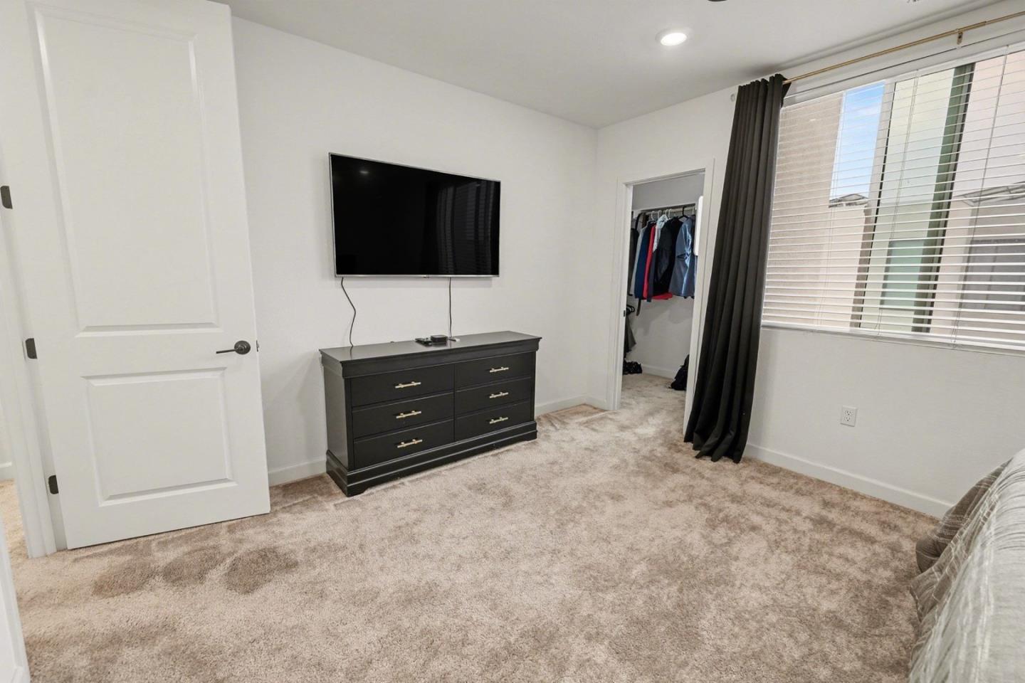 Detail Gallery Image 14 of 24 For 2313 Acara Cir, San Diego,  CA 92154 - 3 Beds | 3 Baths