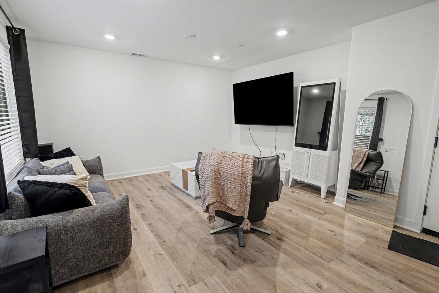 Detail Gallery Image 5 of 24 For 2313 Acara Cir, San Diego,  CA 92154 - 3 Beds | 3 Baths