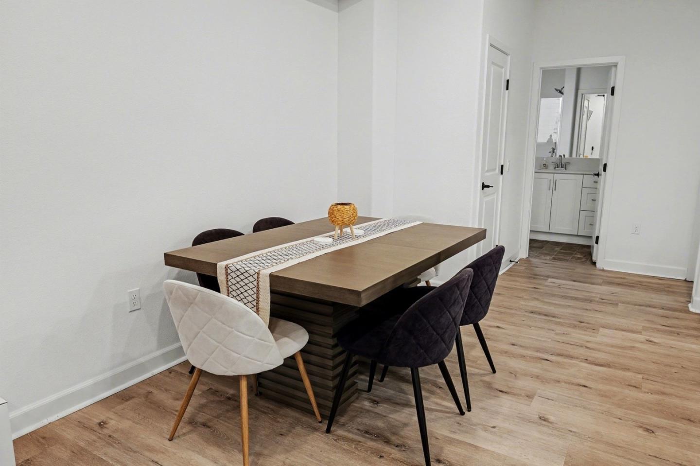 Detail Gallery Image 6 of 24 For 2313 Acara Cir, San Diego,  CA 92154 - 3 Beds | 3 Baths