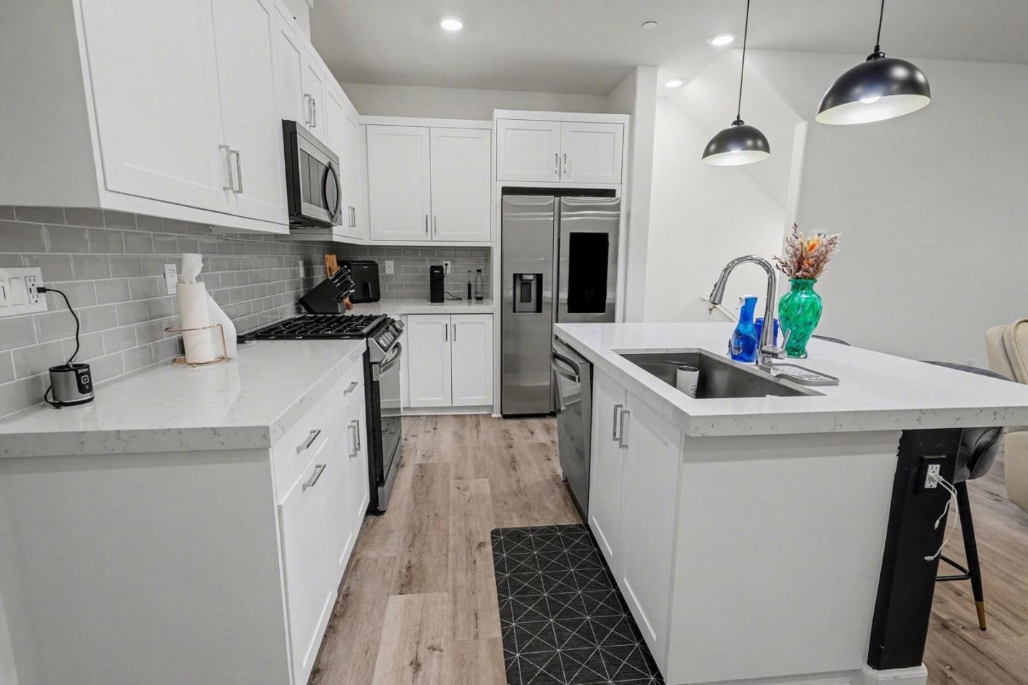 Detail Gallery Image 7 of 24 For 2313 Acara Cir, San Diego,  CA 92154 - 3 Beds | 3 Baths