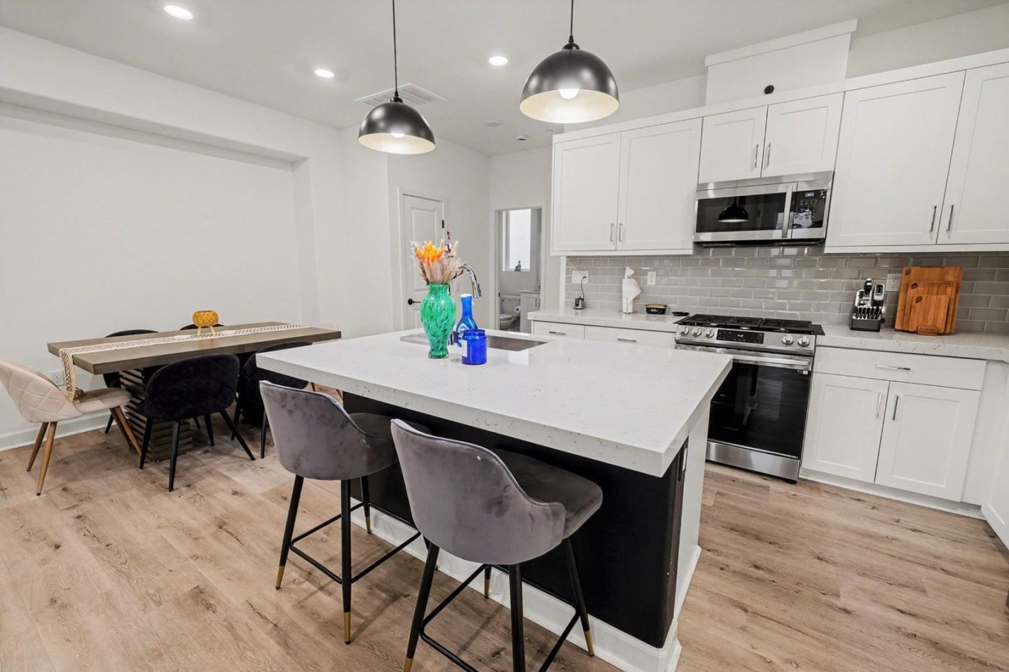 Detail Gallery Image 8 of 24 For 2313 Acara Cir, San Diego,  CA 92154 - 3 Beds | 3 Baths