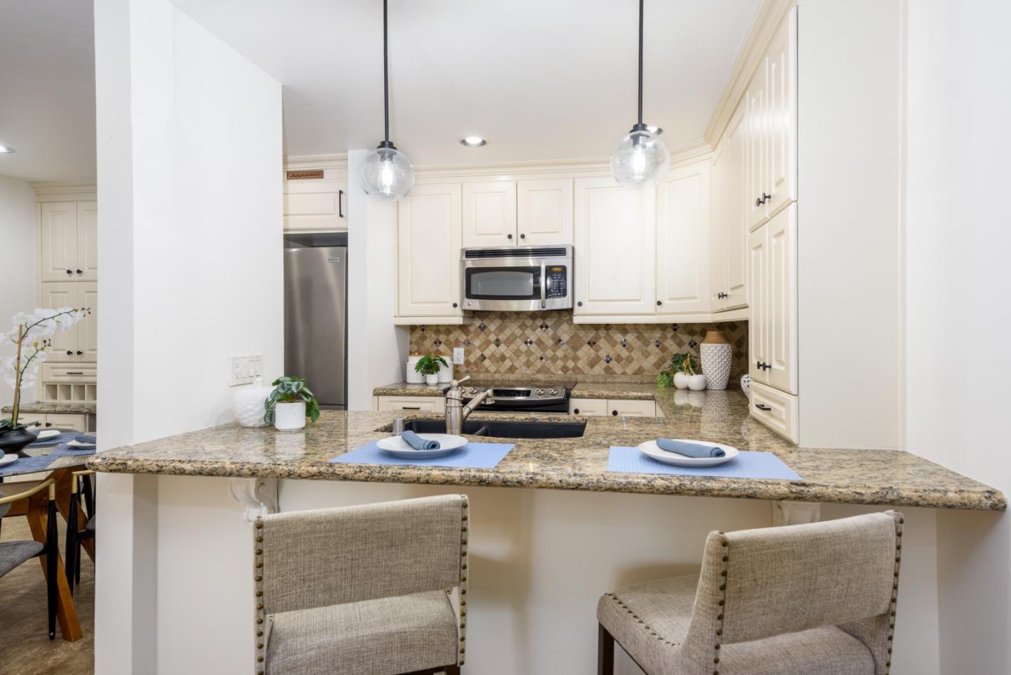 Detail Gallery Image 6 of 13 For 626 Mariners Island Blvd #206,  San Mateo,  CA 94404 - 1 Beds | 1 Baths
