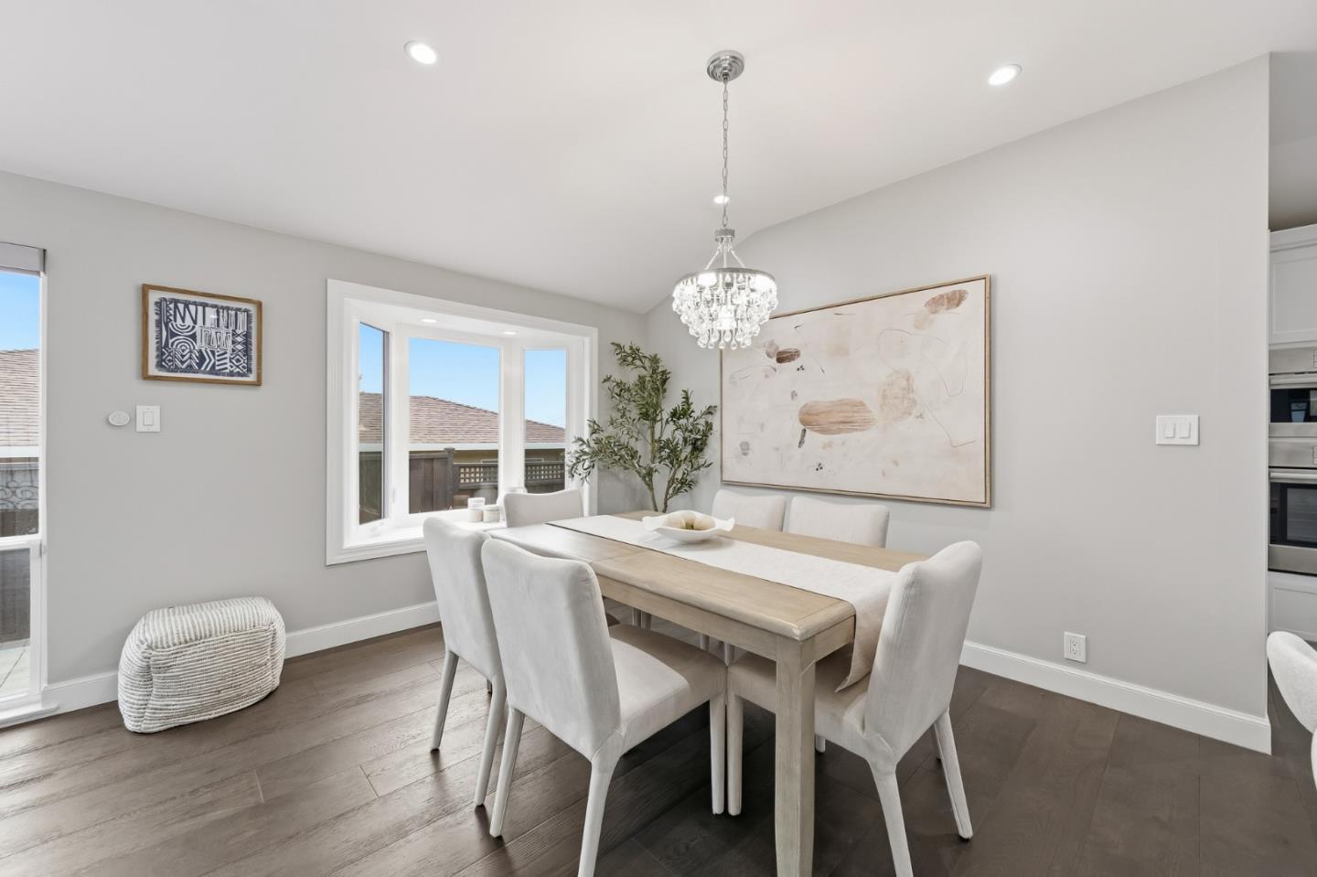 Detail Gallery Image 13 of 44 For 430 Rolling Hills Ave, San Mateo,  CA 94403 - 4 Beds | 3 Baths