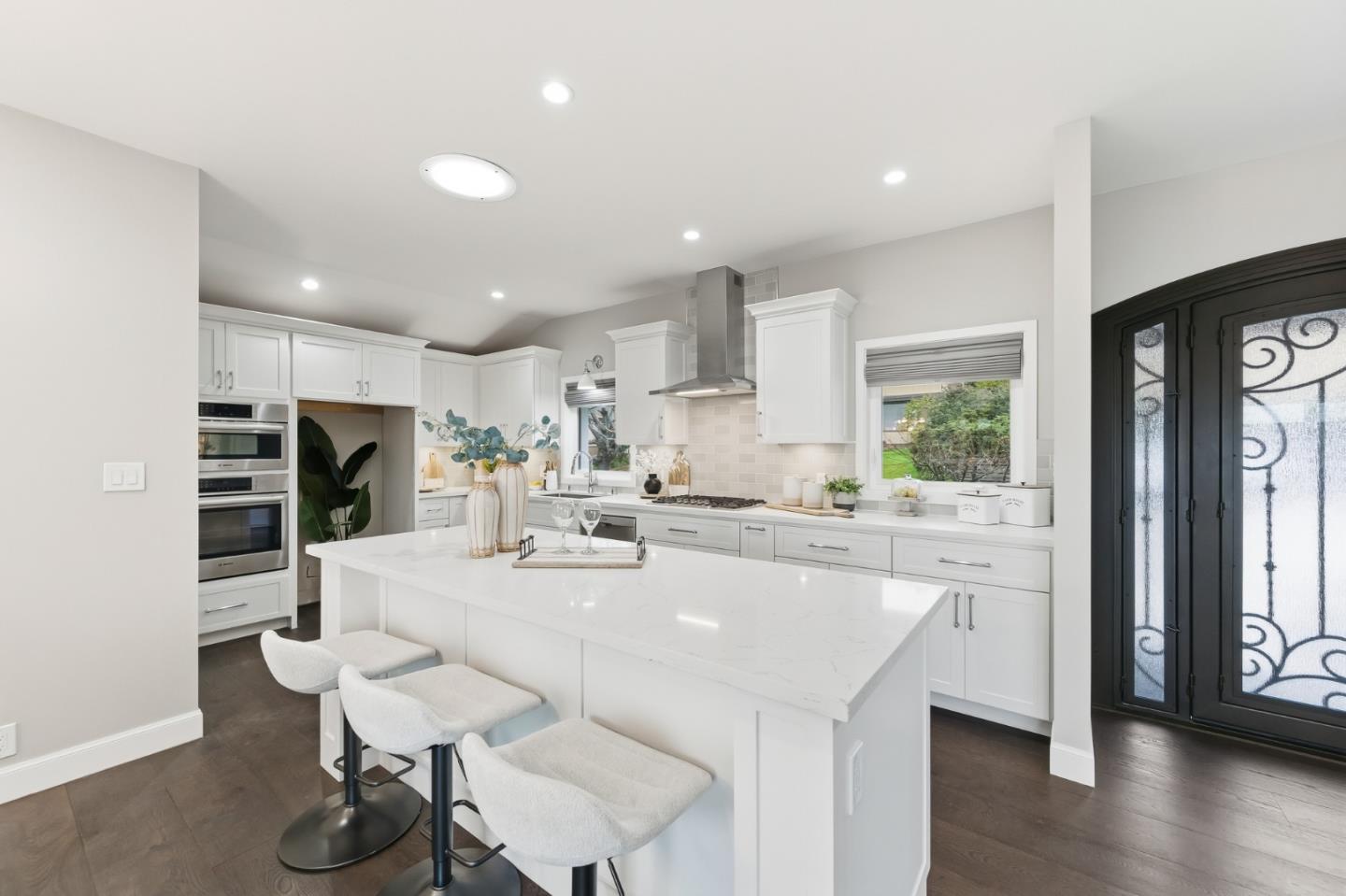 Detail Gallery Image 16 of 44 For 430 Rolling Hills Ave, San Mateo,  CA 94403 - 4 Beds | 3 Baths