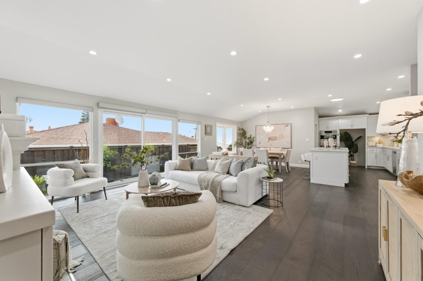 Detail Gallery Image 8 of 44 For 430 Rolling Hills Ave, San Mateo,  CA 94403 - 4 Beds | 3 Baths