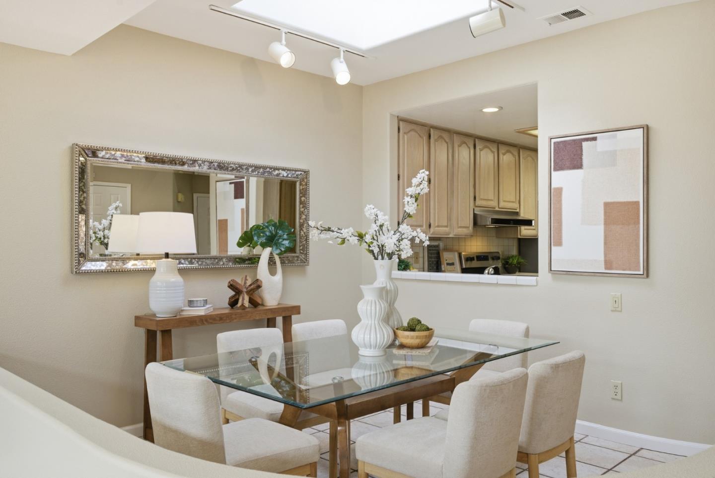 Detail Gallery Image 12 of 48 For 852 Lakeshore Dr, Redwood City,  CA 94065 - 2 Beds | 2 Baths