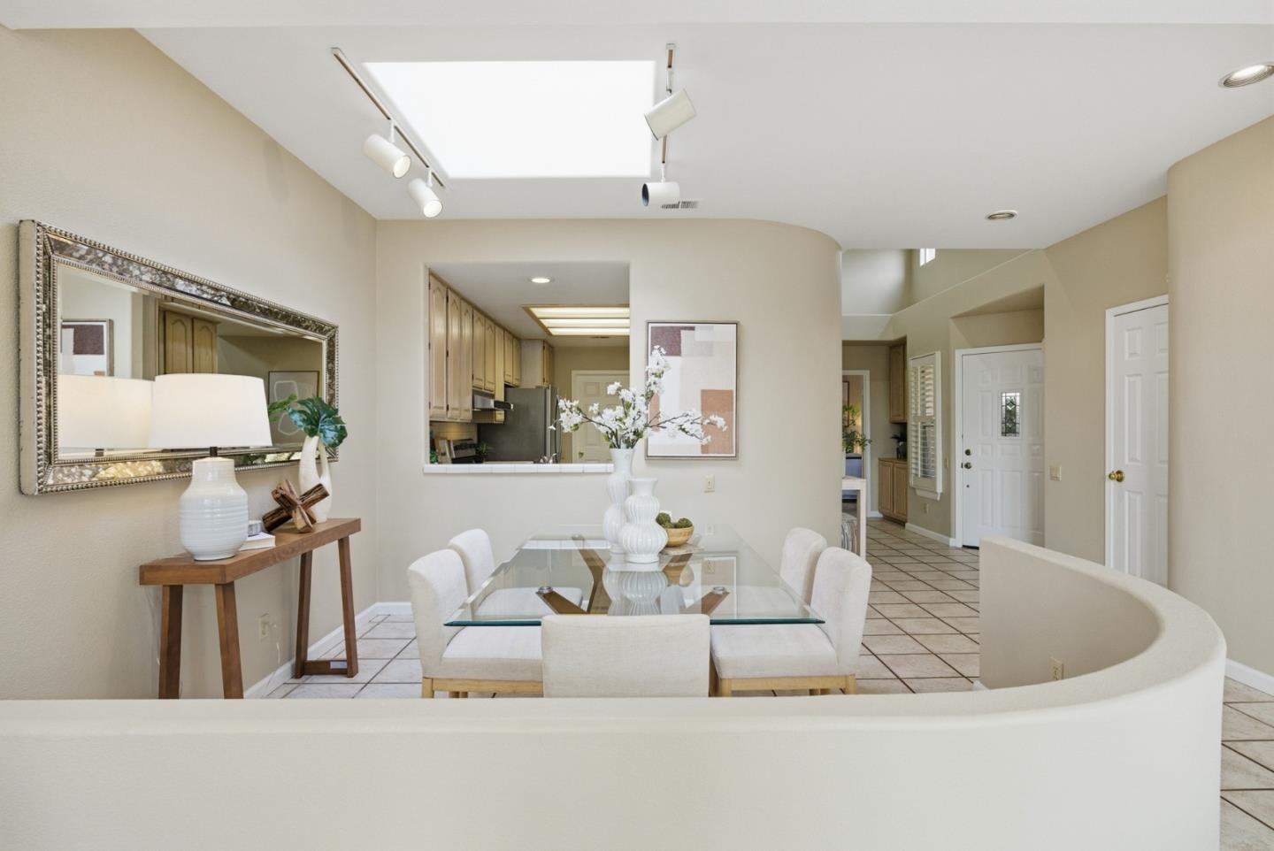 Detail Gallery Image 13 of 48 For 852 Lakeshore Dr, Redwood City,  CA 94065 - 2 Beds | 2 Baths