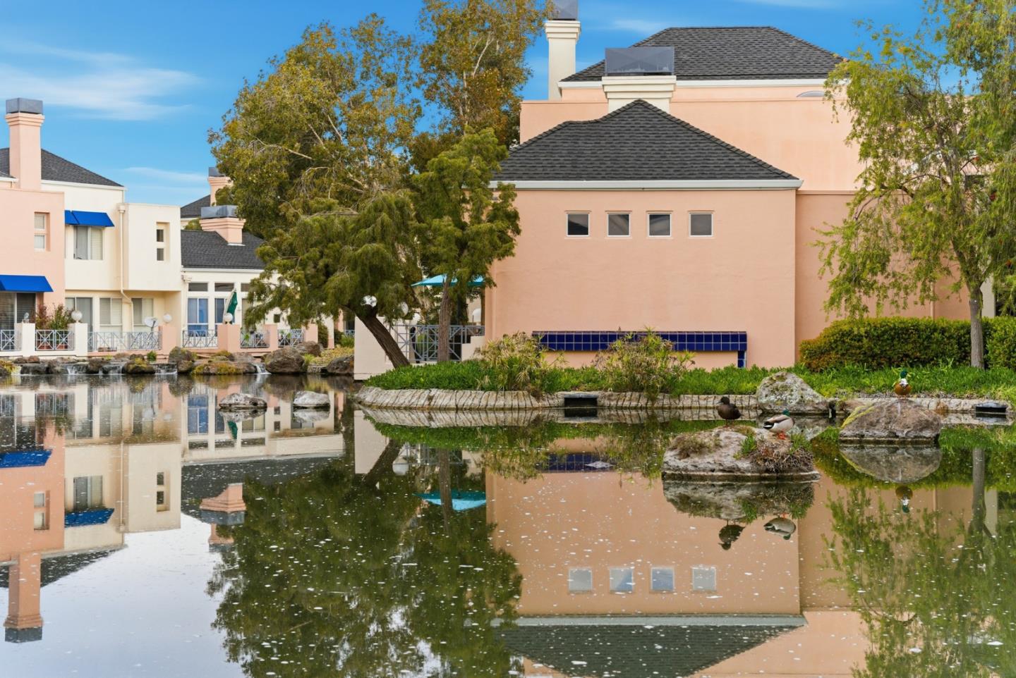 Detail Gallery Image 33 of 48 For 852 Lakeshore Dr, Redwood City,  CA 94065 - 2 Beds | 2 Baths