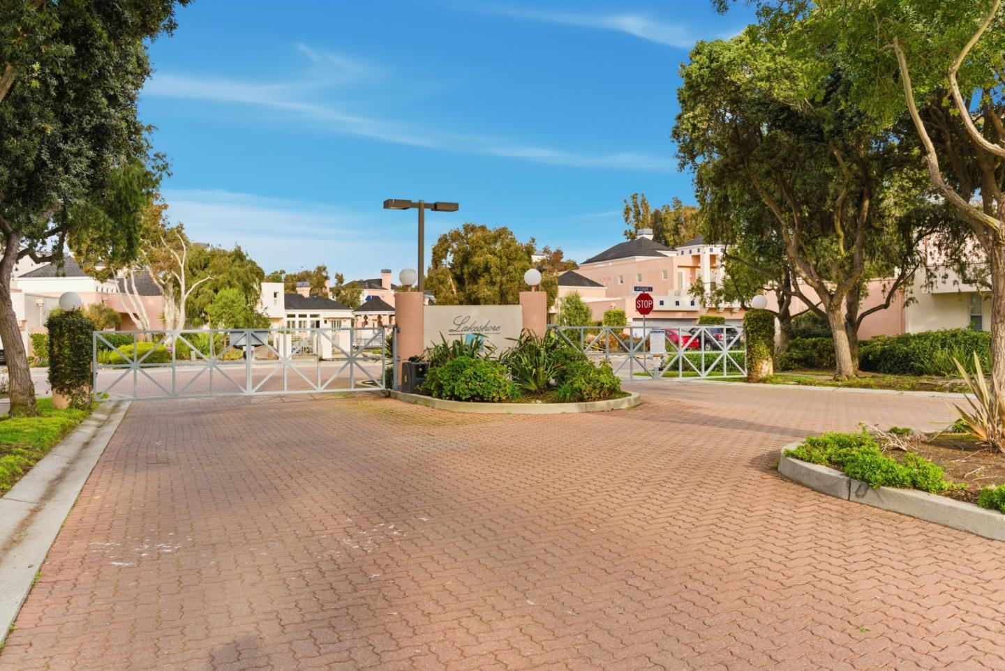 Detail Gallery Image 46 of 48 For 852 Lakeshore Dr, Redwood City,  CA 94065 - 2 Beds | 2 Baths