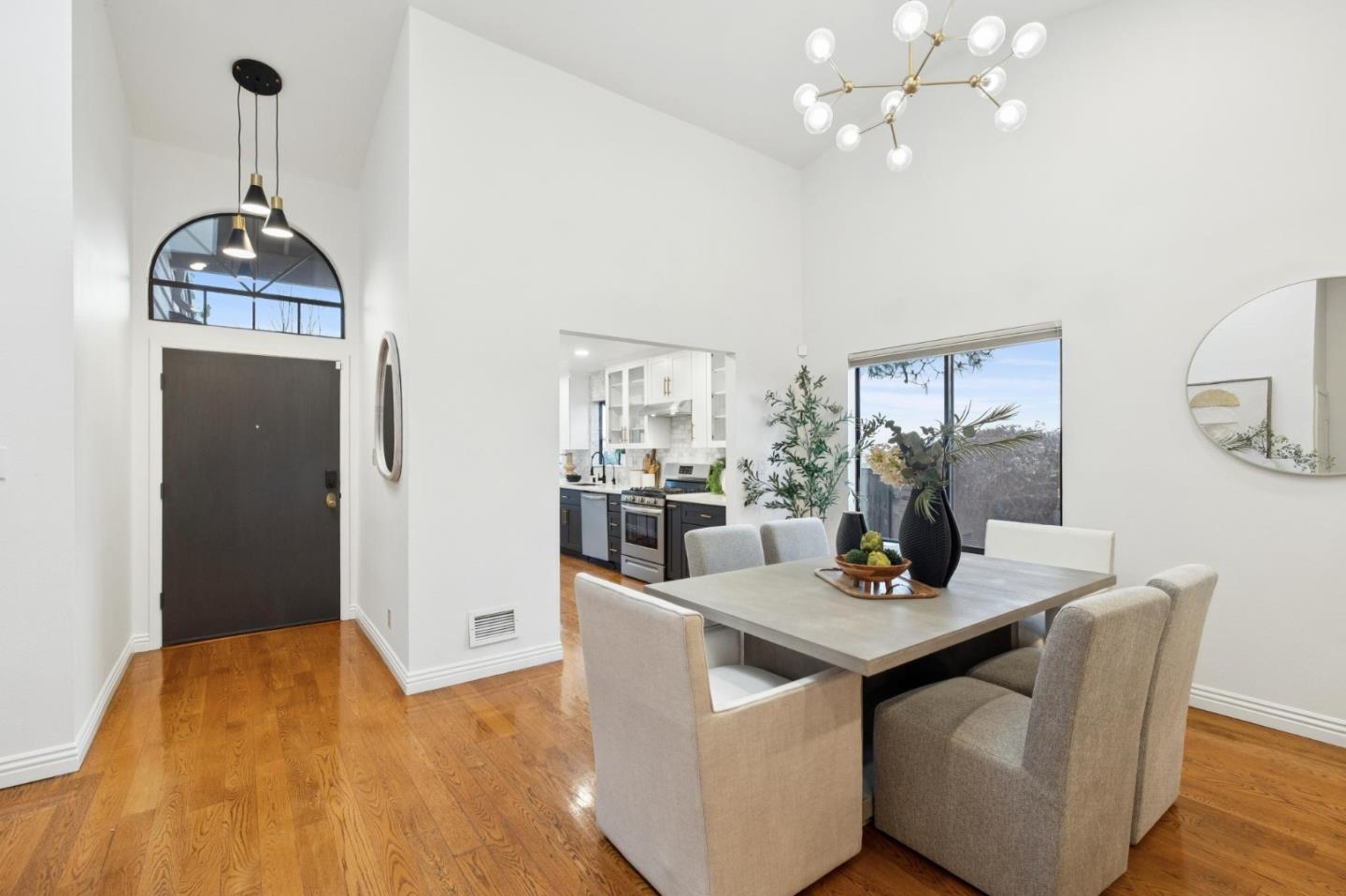 Detail Gallery Image 14 of 41 For 1637 Toyon Ct, San Mateo,  CA 94403 - 2 Beds | 2 Baths