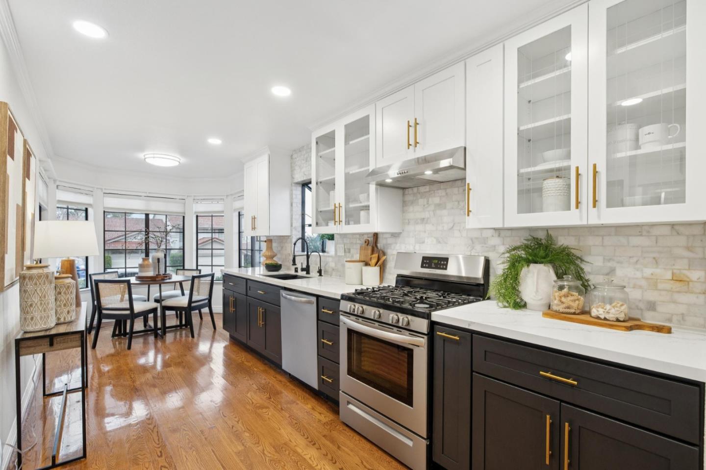 Detail Gallery Image 16 of 41 For 1637 Toyon Ct, San Mateo,  CA 94403 - 2 Beds | 2 Baths