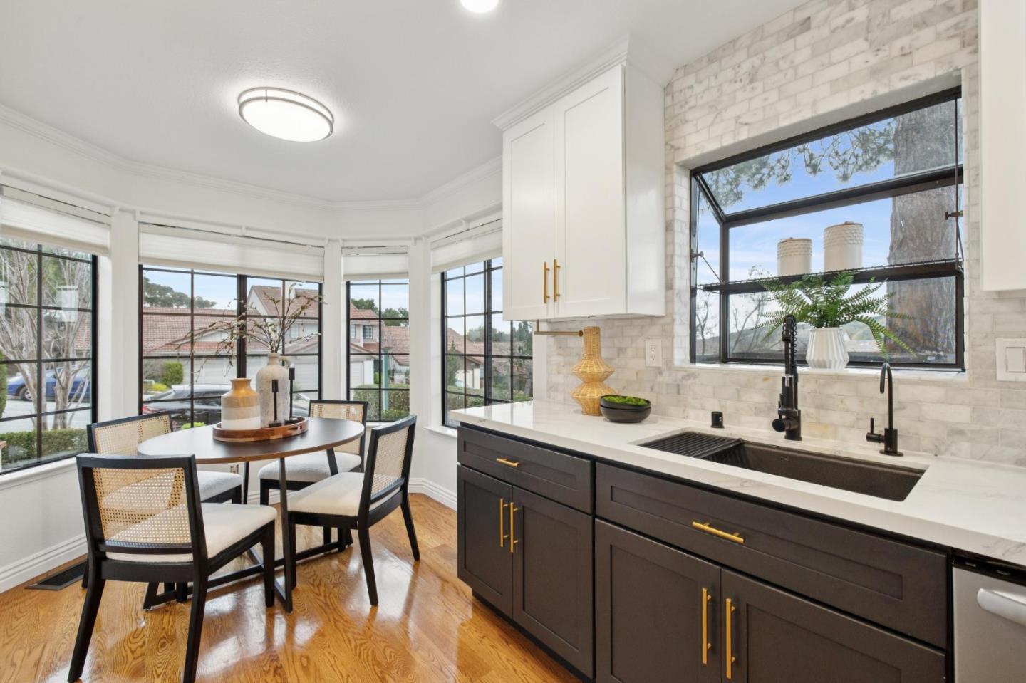 Detail Gallery Image 18 of 41 For 1637 Toyon Ct, San Mateo,  CA 94403 - 2 Beds | 2 Baths