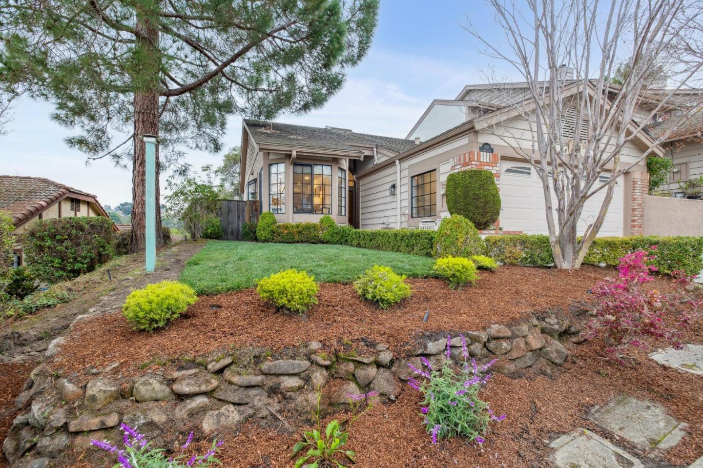 Detail Gallery Image 2 of 41 For 1637 Toyon Ct, San Mateo,  CA 94403 - 2 Beds | 2 Baths