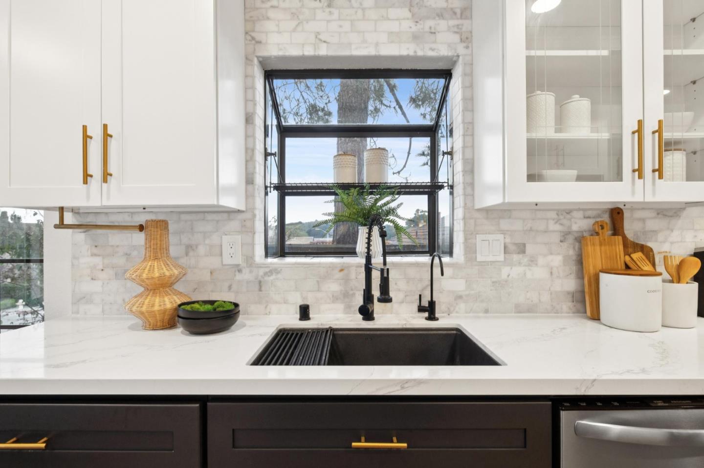 Detail Gallery Image 21 of 41 For 1637 Toyon Ct, San Mateo,  CA 94403 - 2 Beds | 2 Baths