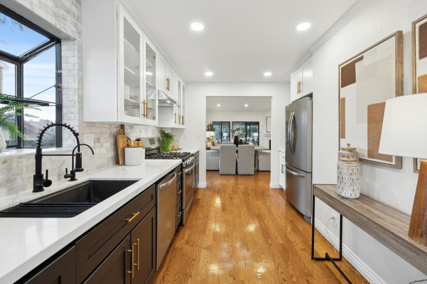 Detail Gallery Image 22 of 41 For 1637 Toyon Ct, San Mateo,  CA 94403 - 2 Beds | 2 Baths