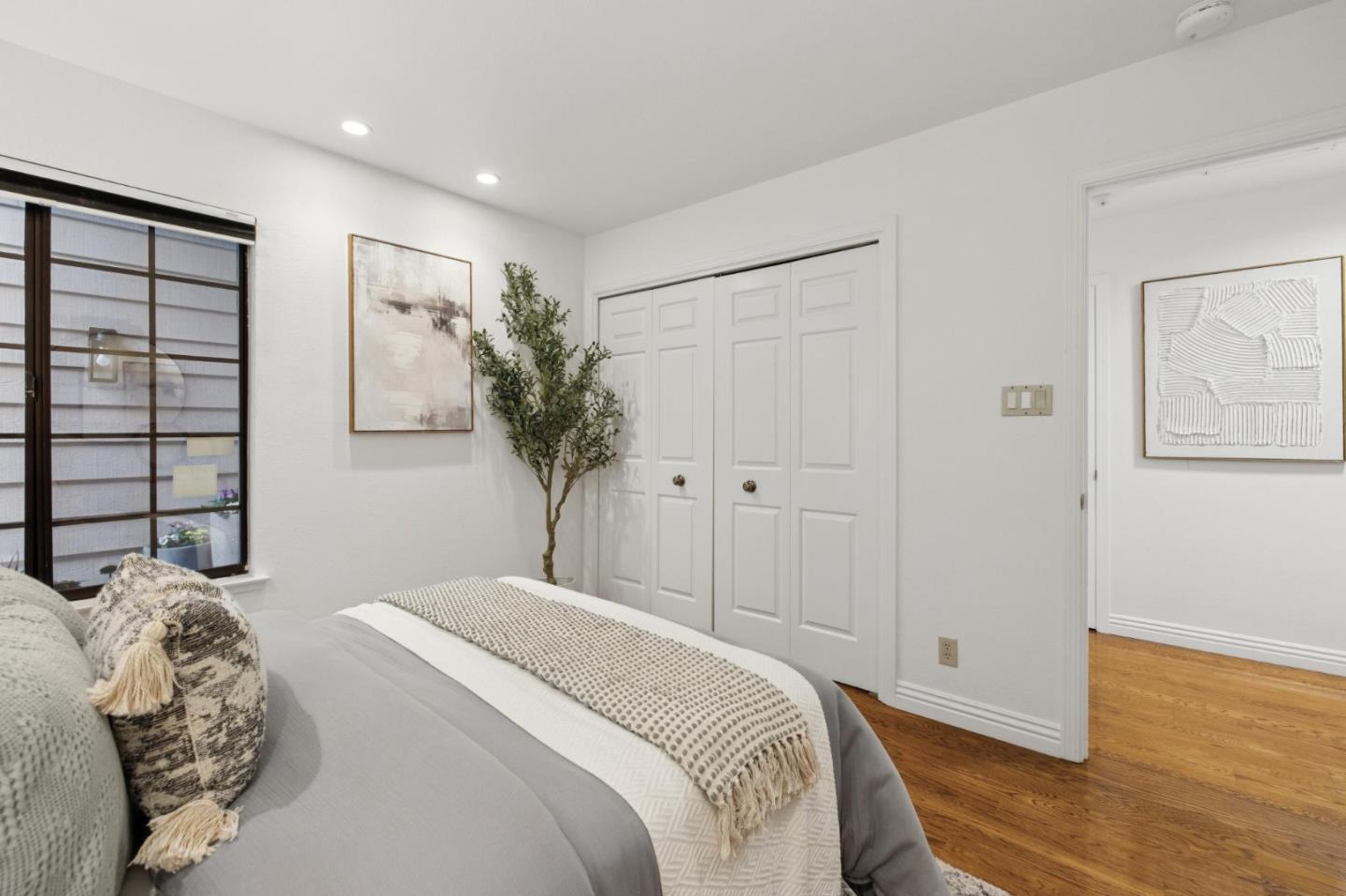 Detail Gallery Image 36 of 41 For 1637 Toyon Ct, San Mateo,  CA 94403 - 2 Beds | 2 Baths