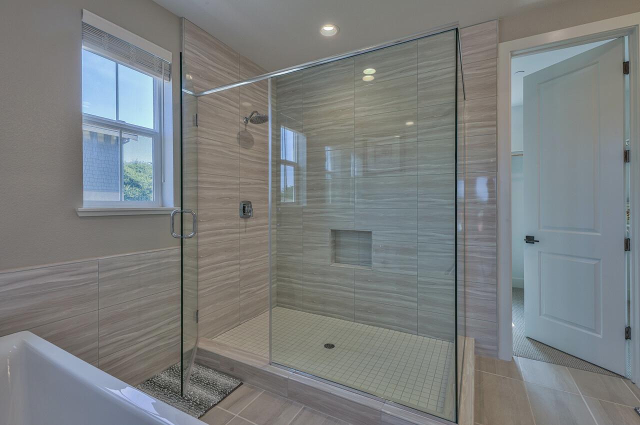 Detail Gallery Image 23 of 34 For 1763 Fairway Dr, Seaside,  CA 93955 - 4 Beds | 4/1 Baths