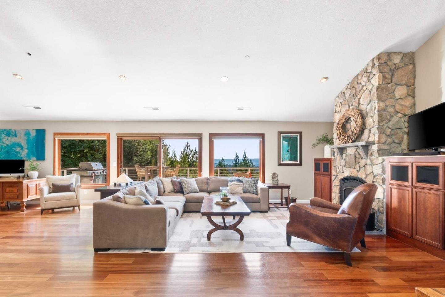 Detail Gallery Image 10 of 67 For 24101 Mountain Charlie Road, Los Gatos,  CA 95033 - 4 Beds | 3/2 Baths